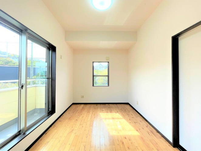 瀬戸2丁目　中古戸建　リフォーム済の洋室|2Ｆ　南の部屋　7.0帖