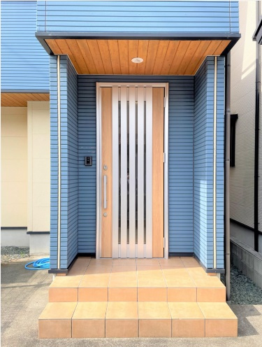 瀬戸2丁目　中古戸建　リフォーム済の玄関