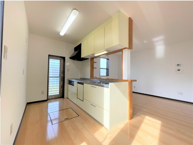 瀬戸2丁目　中古戸建　リフォーム済のキッチン