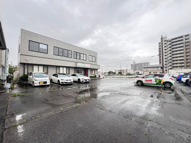 三河安城東町貸事務所・貸店舗の駐車場