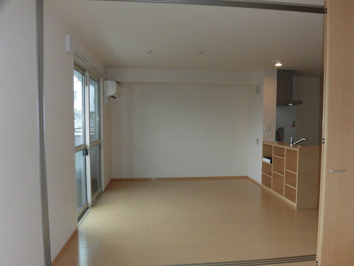 メゾン・ヴェール Aの居間・リビング|Ａ201 ＬＤＫ