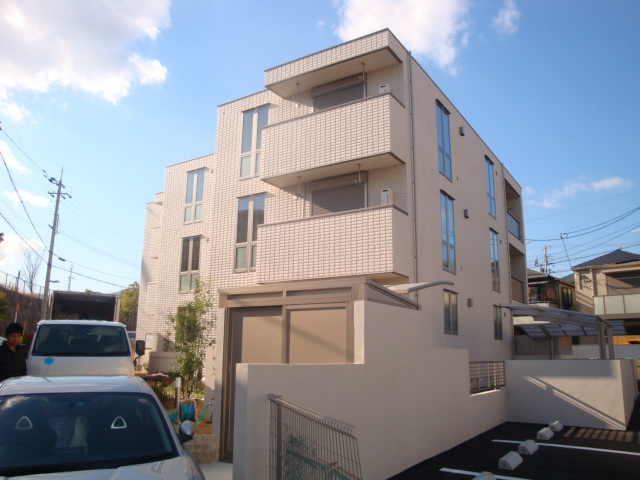 ヘーベルメゾン逆瀬川の外観