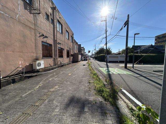 海南市築地・土地・56864の前面道路含む現地写真