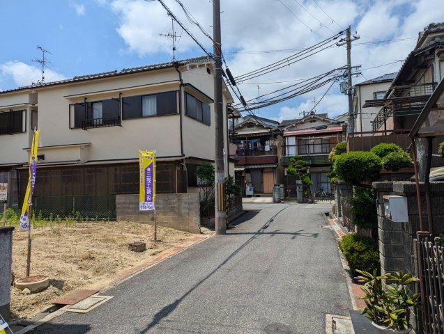 西中野３丁目新築戸建ての前面道路含む現地写真