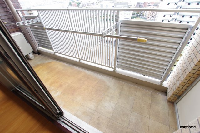 アーバンフラッツ西中島　仲介手数料無料のバルコニー