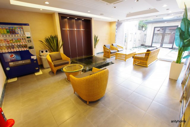 アーバンフラッツ西中島　仲介手数料無料のロビー