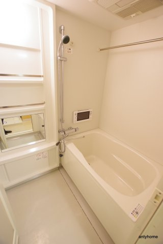 アーバンフラッツ西中島　仲介手数料無料の浴室