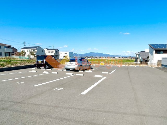 シエルリーブルの駐車場|車をお持ちの方に嬉しい駐車場付きの物件です