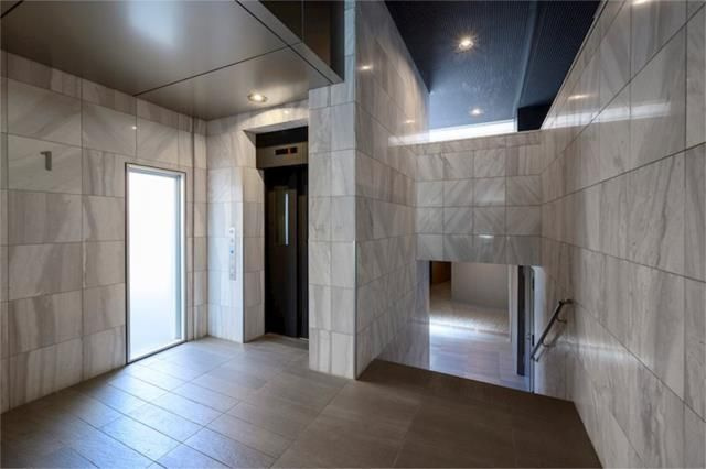 レジディア杉並方南町のロビー