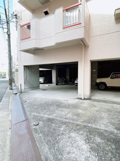 【駐車場】