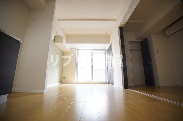 ニュートリノ要の居間・リビング