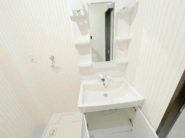 エム・ステージ新大阪の独立洗面台