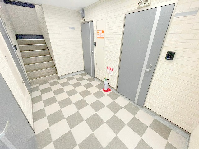 エム・ステージ新大阪のエントランス