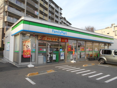 ファミリーマート三鷹台団地南店まで500ｍ