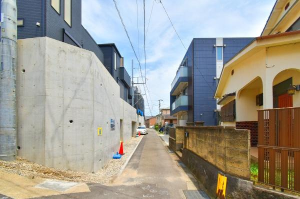 横浜市港北区篠原東２丁目の新築一戸建の前面道路含む現地写真|車通りが少ない為、小さなお子様にも安心です。
是非一度、現地へ起こしください。

