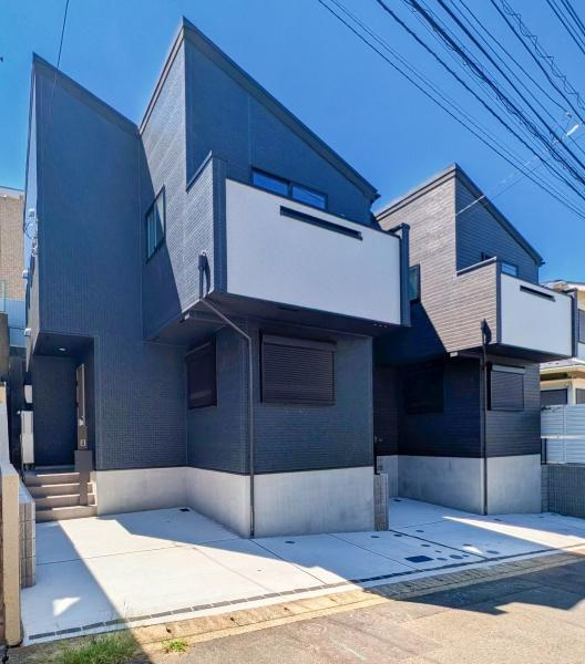 横浜市旭区さちが丘の新築一戸建の前面道路含む現地写真|車通りが少ない為、小さなお子様にも安心です。
是非一度、現地へ起こしください。

