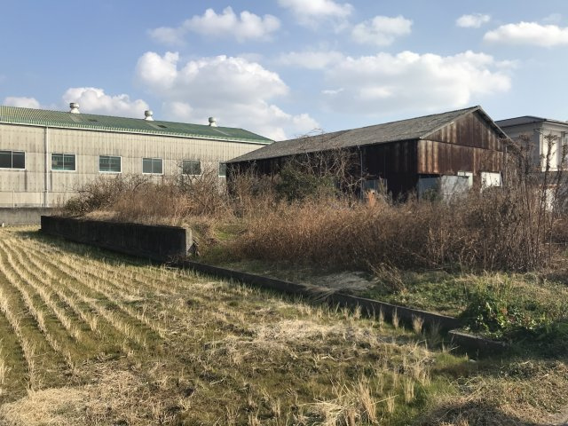 松山市太山寺町　売倉庫の外観