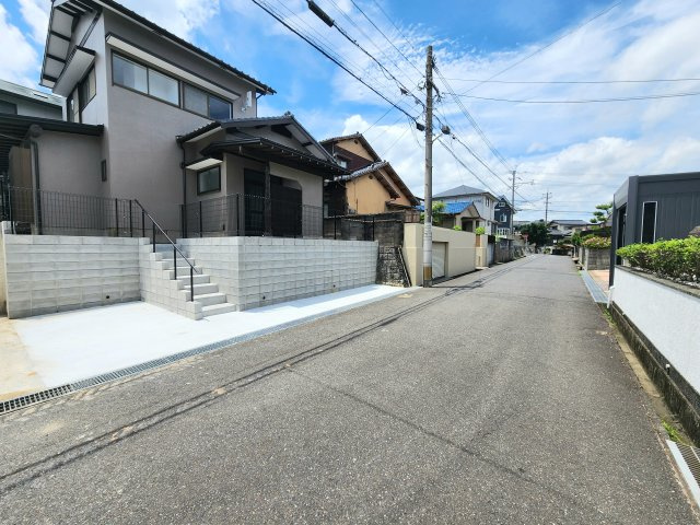 RESET HOUSE－リセットハウス小倉南区朽網西4丁目1期　【小倉南区　中古戸建て】の前面道路含む現地写真|前面道路も広々して駐車しやすいです♪【小倉南区　中古戸建　リノベーション】