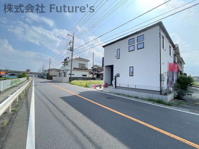 三郷市幸房　新築戸建　全1棟の前面道路含む現地写真|前面道路含む現地写真です。