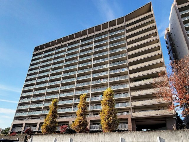 リバティパーク枚方A棟の外観|新しい生活にいかがでしょうか？外観はお住まいの顔になります。こだわりたいポイントですね。水回りリフォームやリノベーションも承ってます。
■現地見学・資金計画相談・住宅ローン相談もお問合せ受付中■