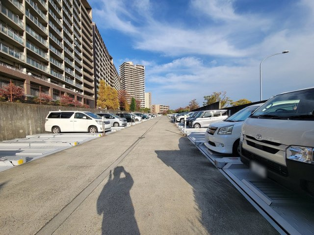 リバティパーク枚方A棟の駐車場|駐車場■物件内覧・資金計画相談・住宅ローン相談、リフォーム相談、お問合せ受付中■
※当日・翌日のご内覧、ご相談はお電話でのお問合せがスムーズです！