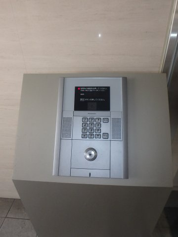 ビバリースクエア老松のエントランス