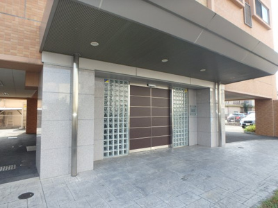 【エントランス】 | ビバリースクエア老松