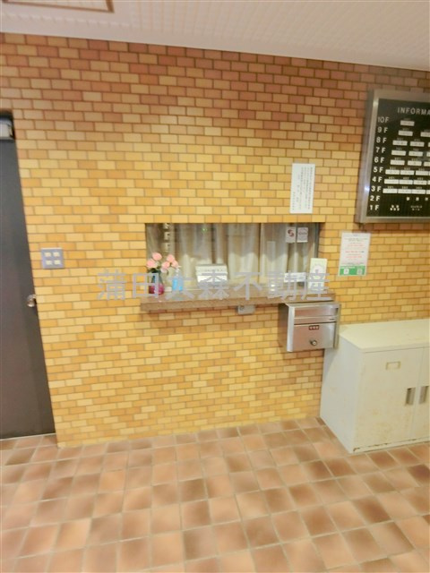 ライオンズマンション西蒲田のエントランス
