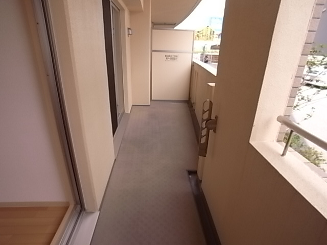 リュイール桃山台のバルコニー