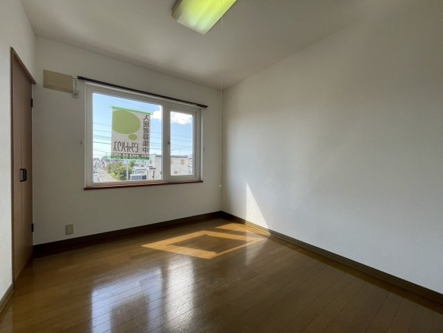 釧路市愛国東２丁目のアパートの洋室