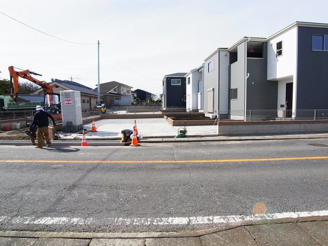新築　北群馬郡吉岡町漆原第3　Livele Garden.S　3号棟の駐車場|現地写真　駐車スペースは並列2台分可能です！					
