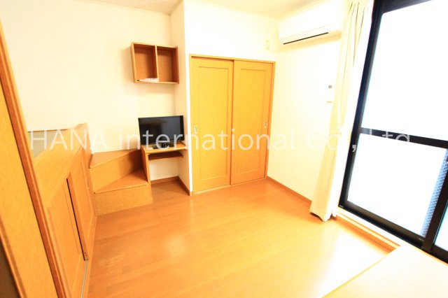 【居間・リビング】 | レオパレス房丸 | ※１階のみフローリングとなります