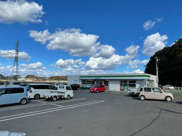 松戸市幸田１丁目新築戸建【小金北小学校：10分】の周辺|ファミリーマートまで560ｍ
