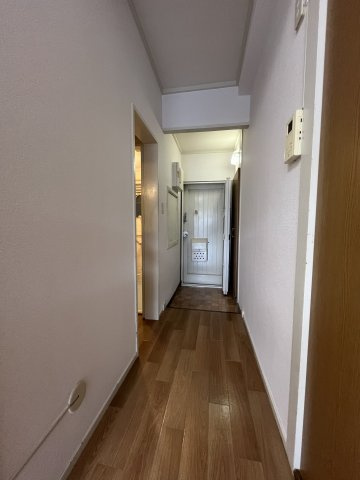 城山パーキングレジデンスの内装|城山パーキングレジデンス　玄関前
