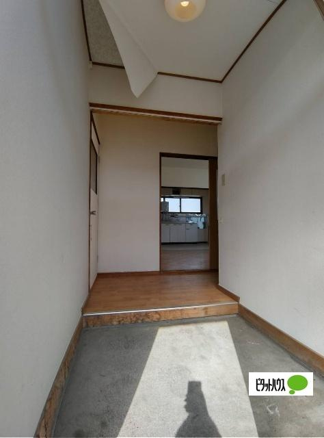 釧路市愛国東３丁目のアパートの玄関