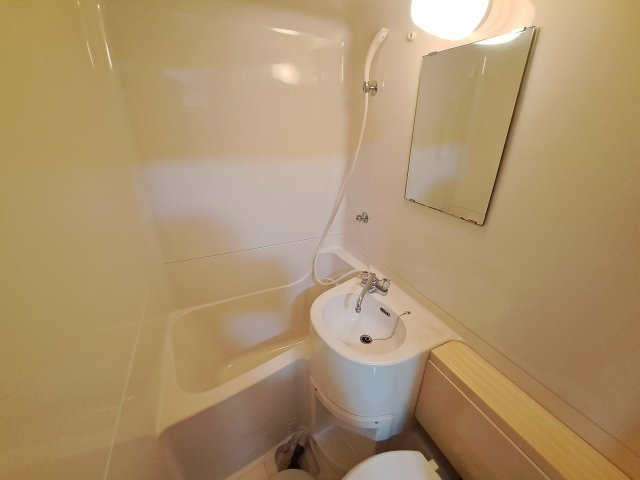 エルム里中の浴室