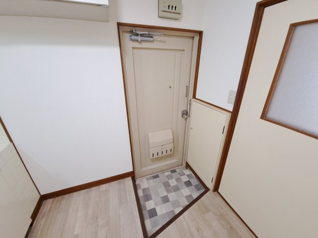 エルム里中の玄関