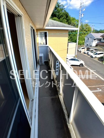 【バルコニー】 | 伊賀新町戸建貸家B棟 | 外からの目が気にならないバルコニーで洗濯物が干せます同型タイプ