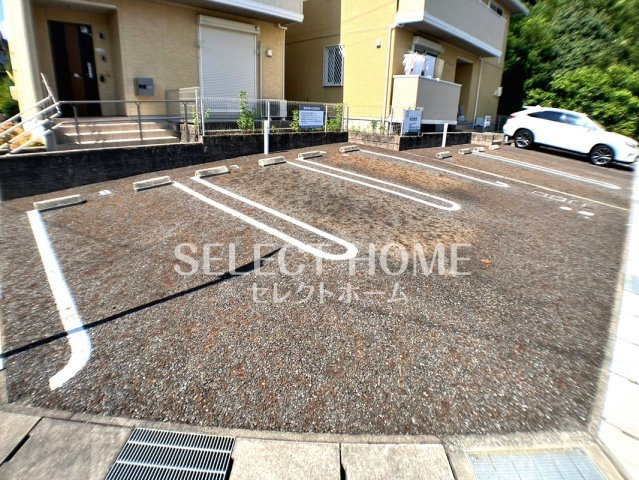 【駐車場】 | 伊賀新町戸建貸家B棟 | 駐車スペースもあります同型タイプ