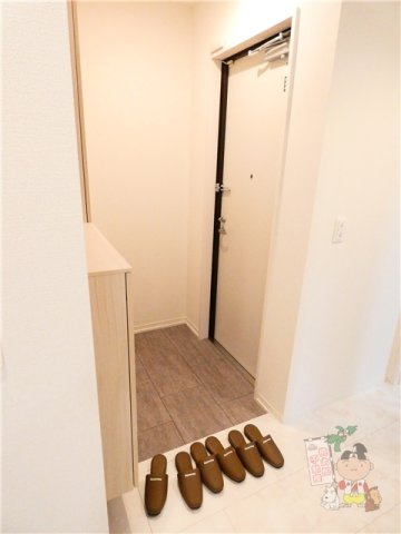 ホワイエ西川原の玄関