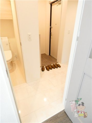 ホワイエ西川原の玄関