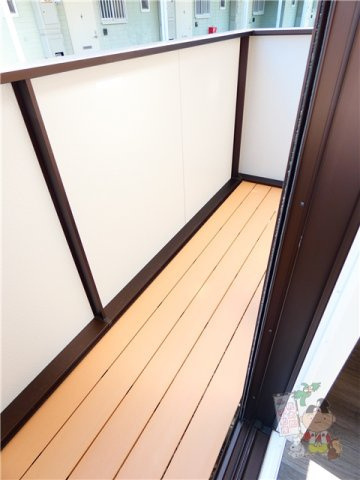 ホワイエ西川原のバルコニー