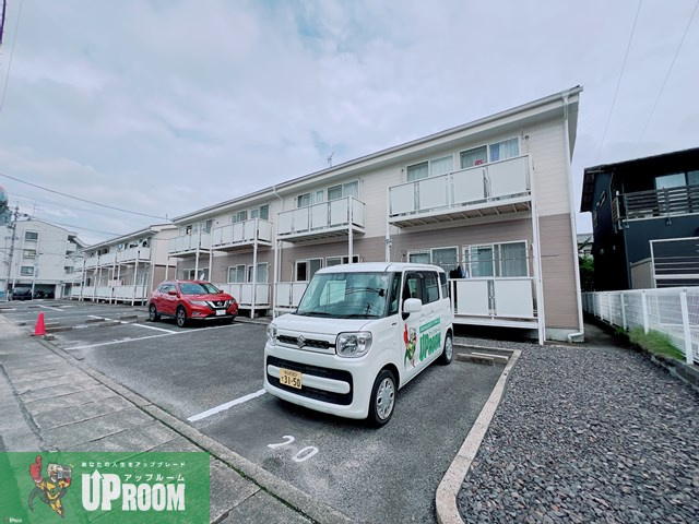 Ｓｕｒｐｌｕｓ　Ｔｈｒｅｅ丘Ｅの駐車場