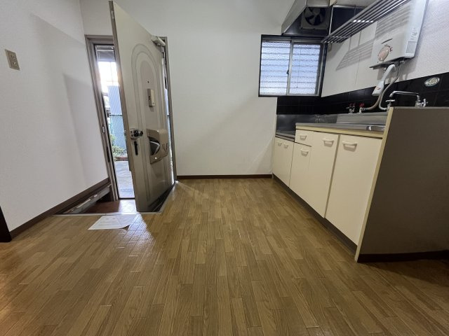 サンコーハイツの居間・リビング