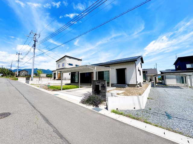 北群馬郡吉岡町大字北下　中古住宅の外観