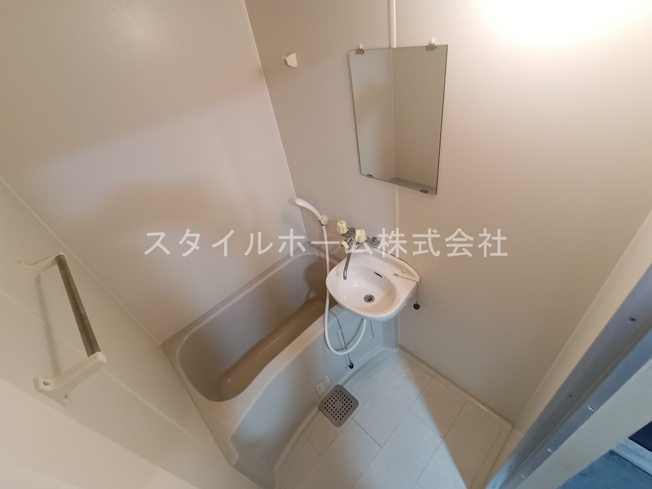 【浴室】 | Pine　Well駅前　A棟