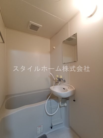 【浴室】 | Pine　Well駅前　A棟