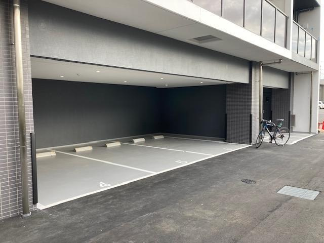 Alivis一之江の駐車場