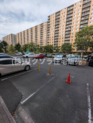 くずはセンチュリータウン6番館の駐車場|■物件内覧・資金計画相談・住宅ローン相談、リフォーム相談、お問合せ受付中■
※当日・翌日のご内覧、ご相談はお電話でのお問合せがスムーズです！