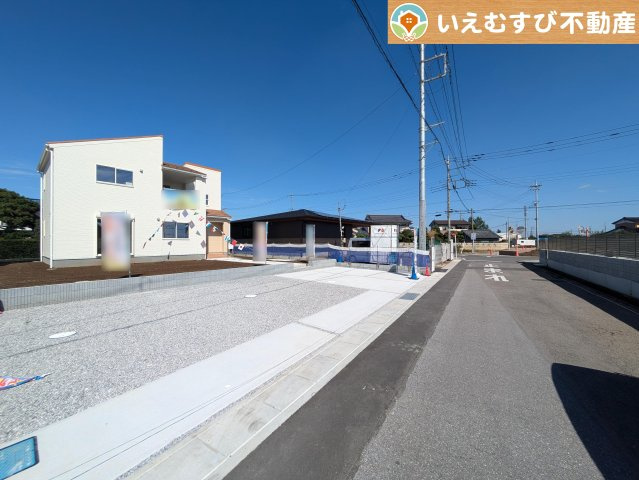 Livele Garden.S　羽生加羽ケ崎の前面道路含む現地写真|充分な広さの5.8ｍ前面道路
間口が広くお車の出し入れも問題なく行えるスペースが確保されています♪